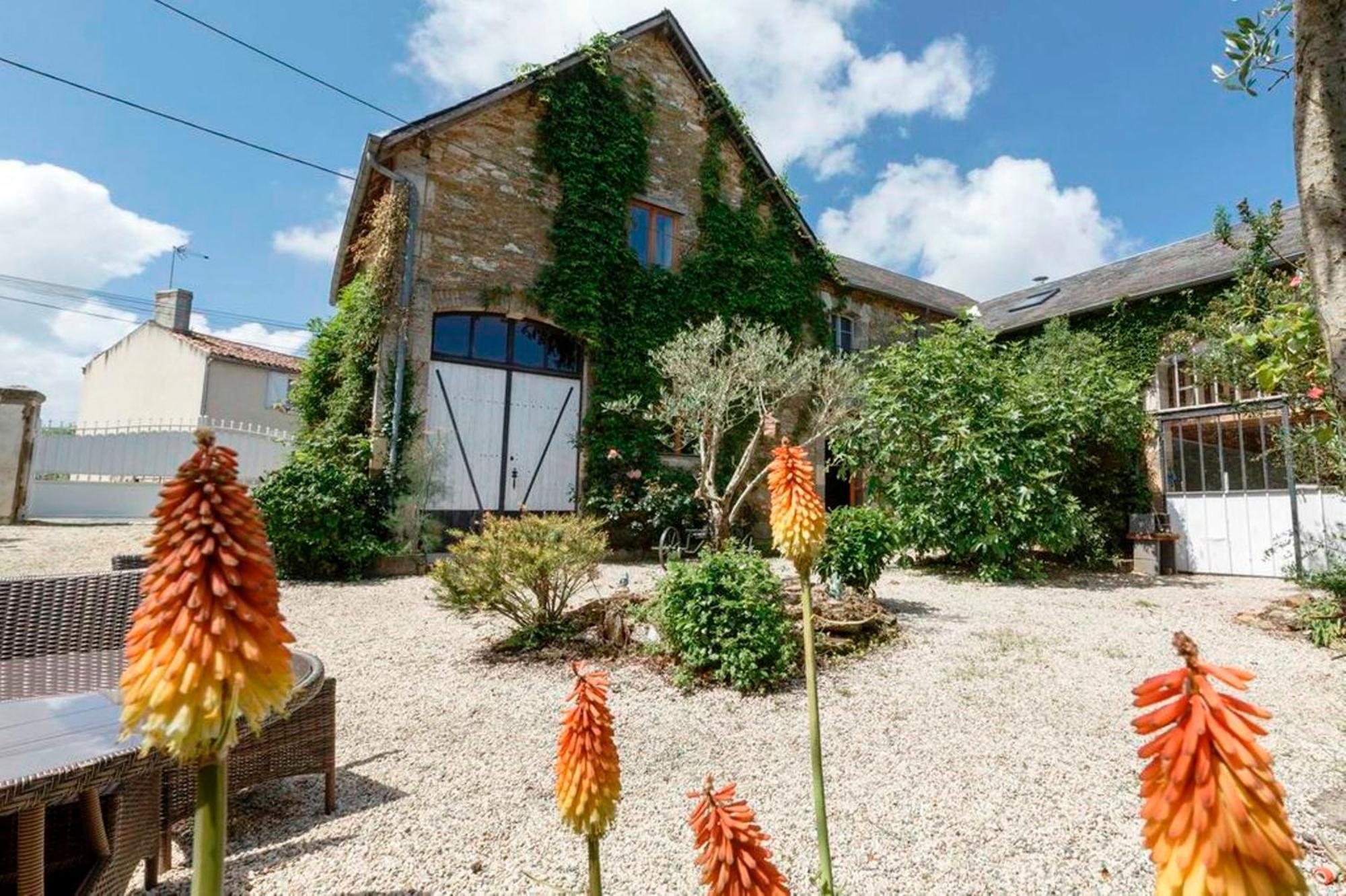 Holiday Home La Brijopa Bazoges-en-Pareds Δωμάτιο φωτογραφία